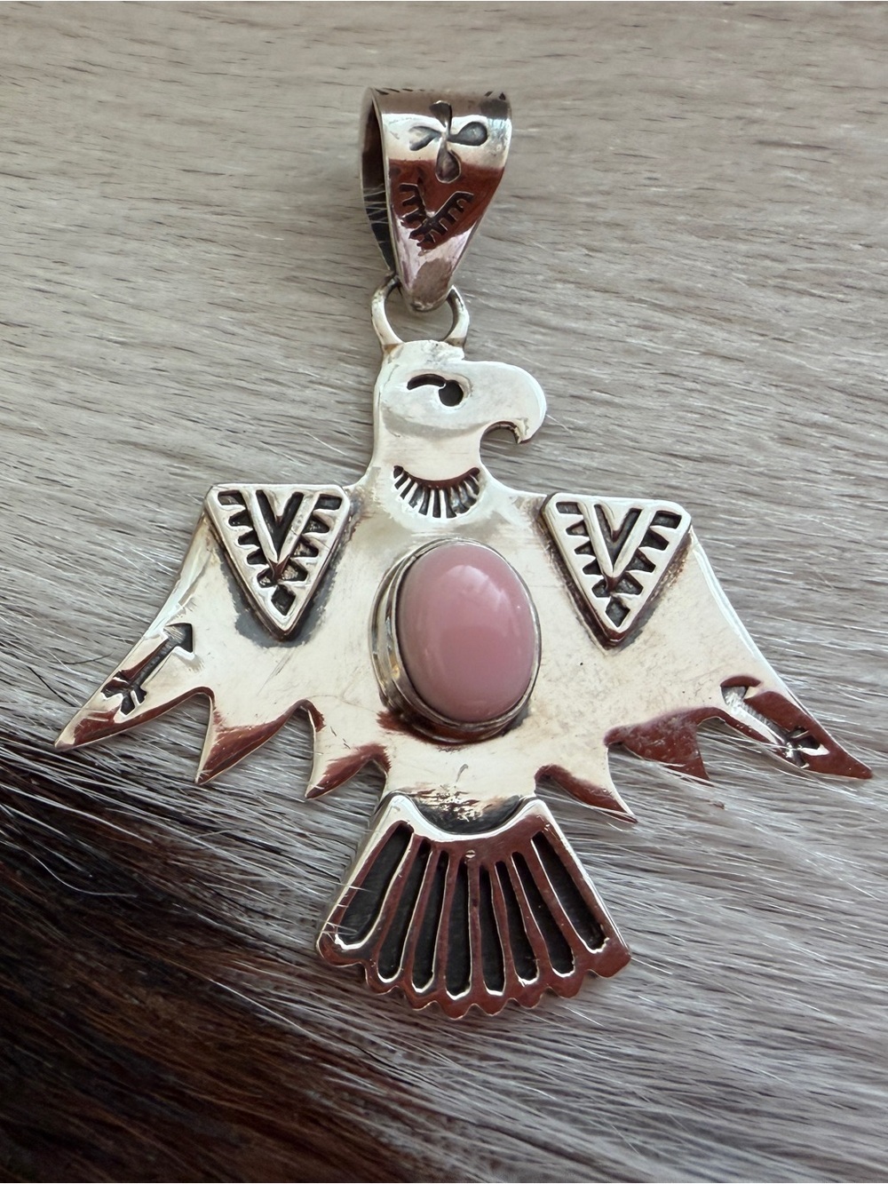 ❤️ Queen Pink Conch Hand Stamped Thunderbird Sterling Pendant Unisex 1.67”L - Picture 8 of 15